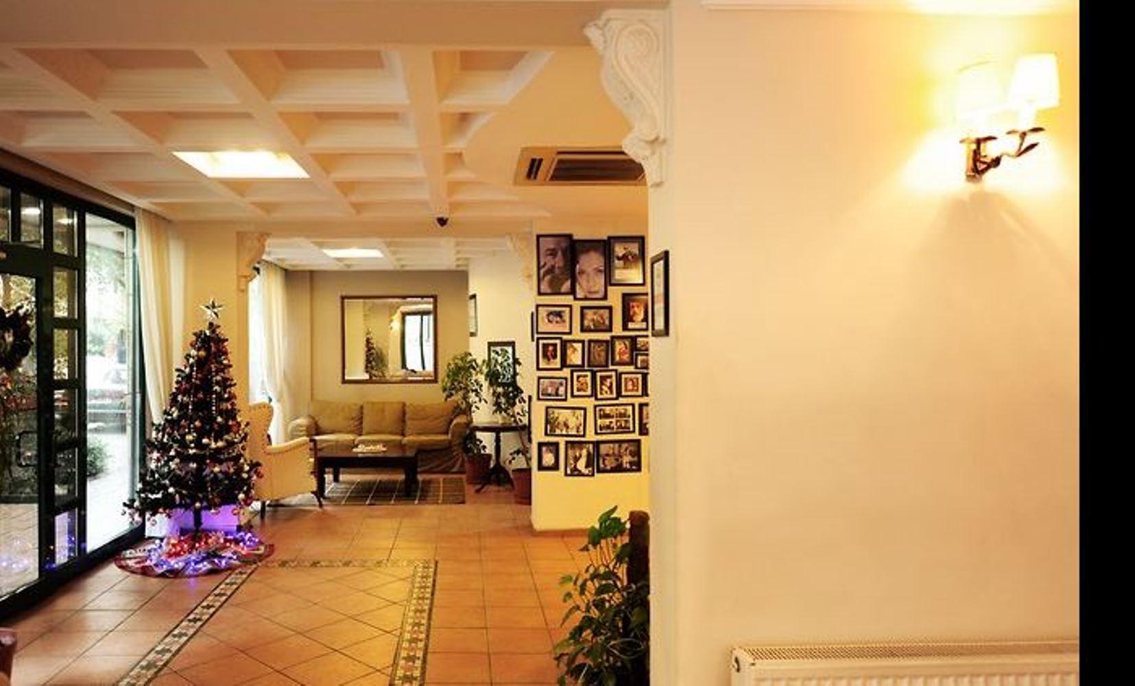 Uestuen Hotel Alsancak Esmirna Exterior foto