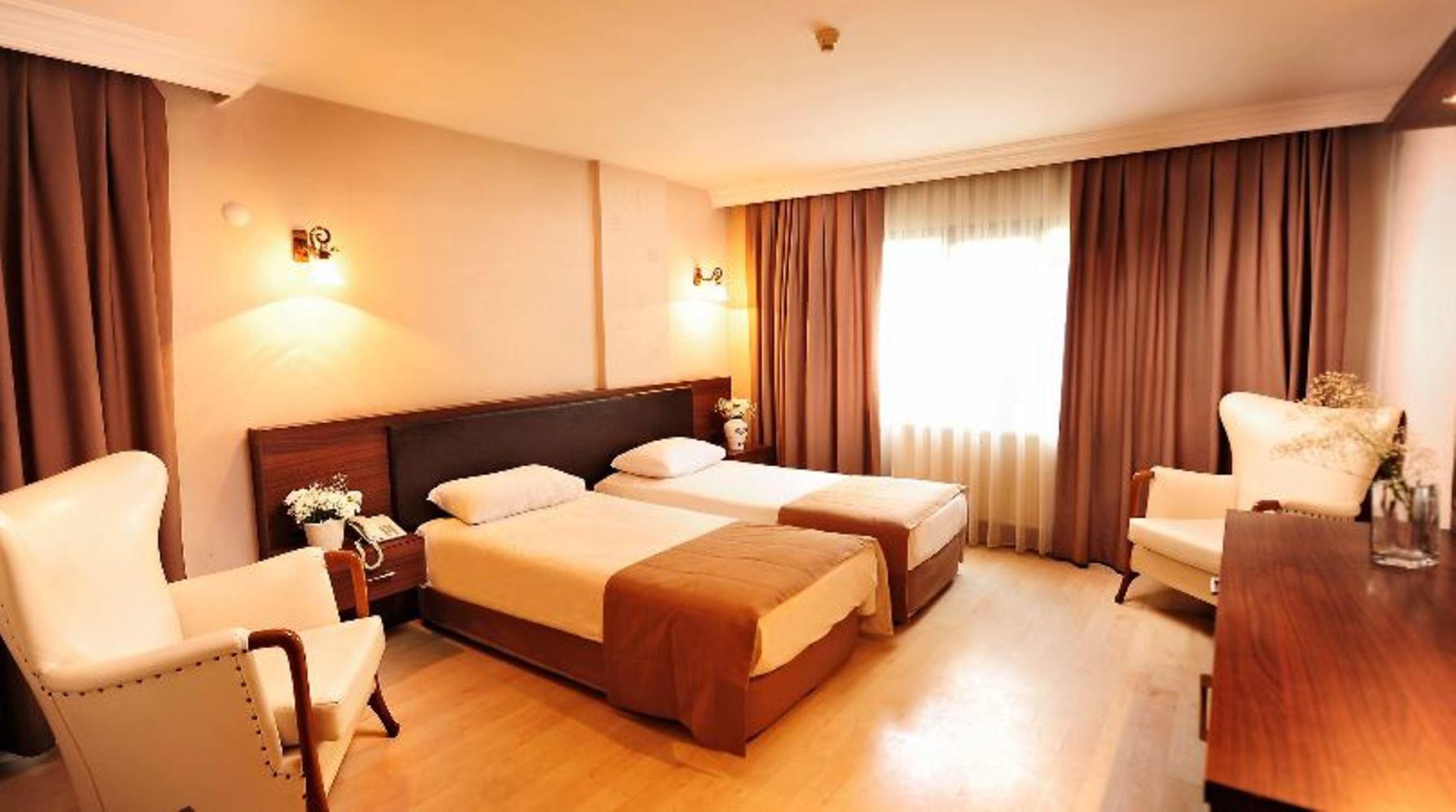 Uestuen Hotel Alsancak Esmirna Exterior foto