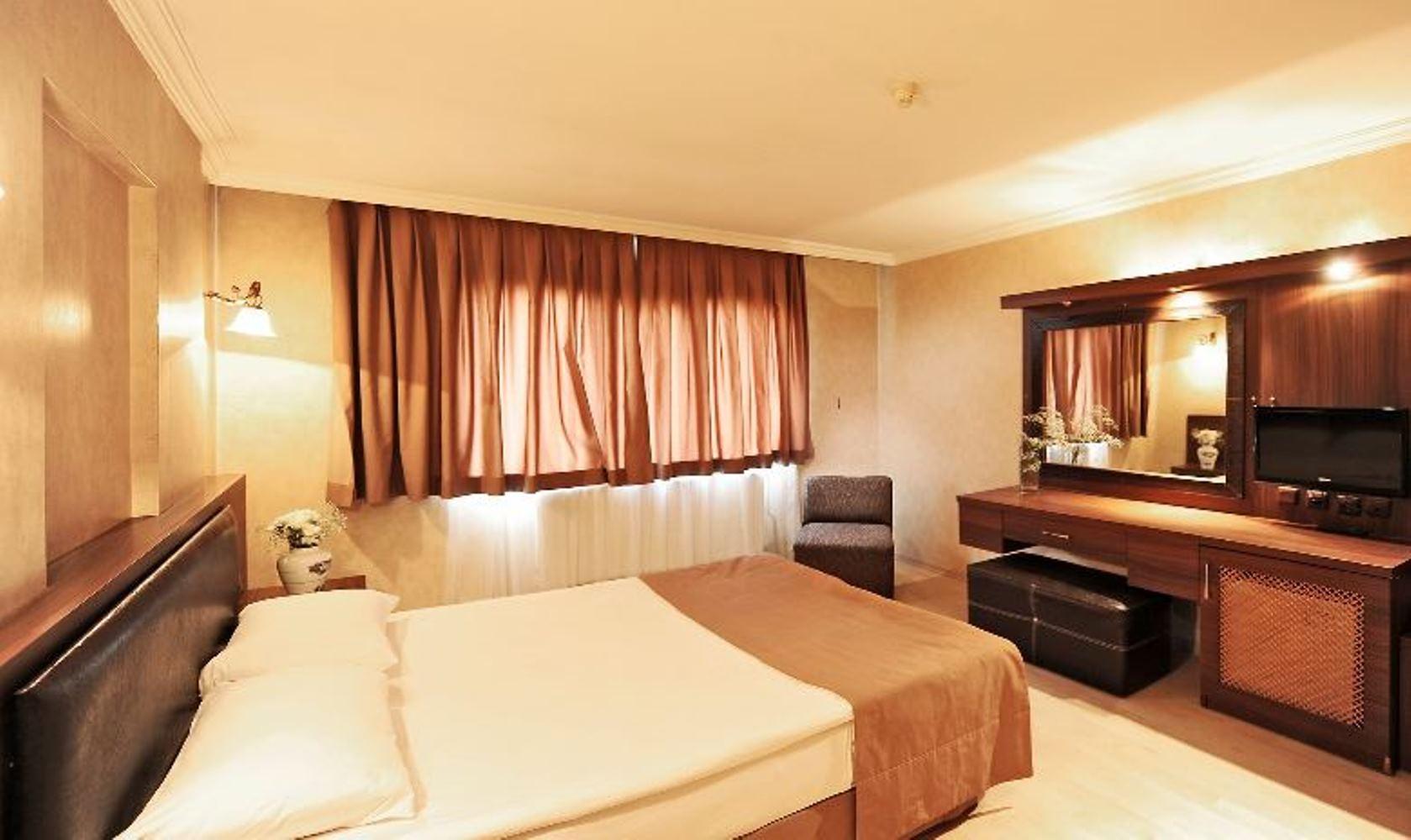 Uestuen Hotel Alsancak Esmirna Exterior foto