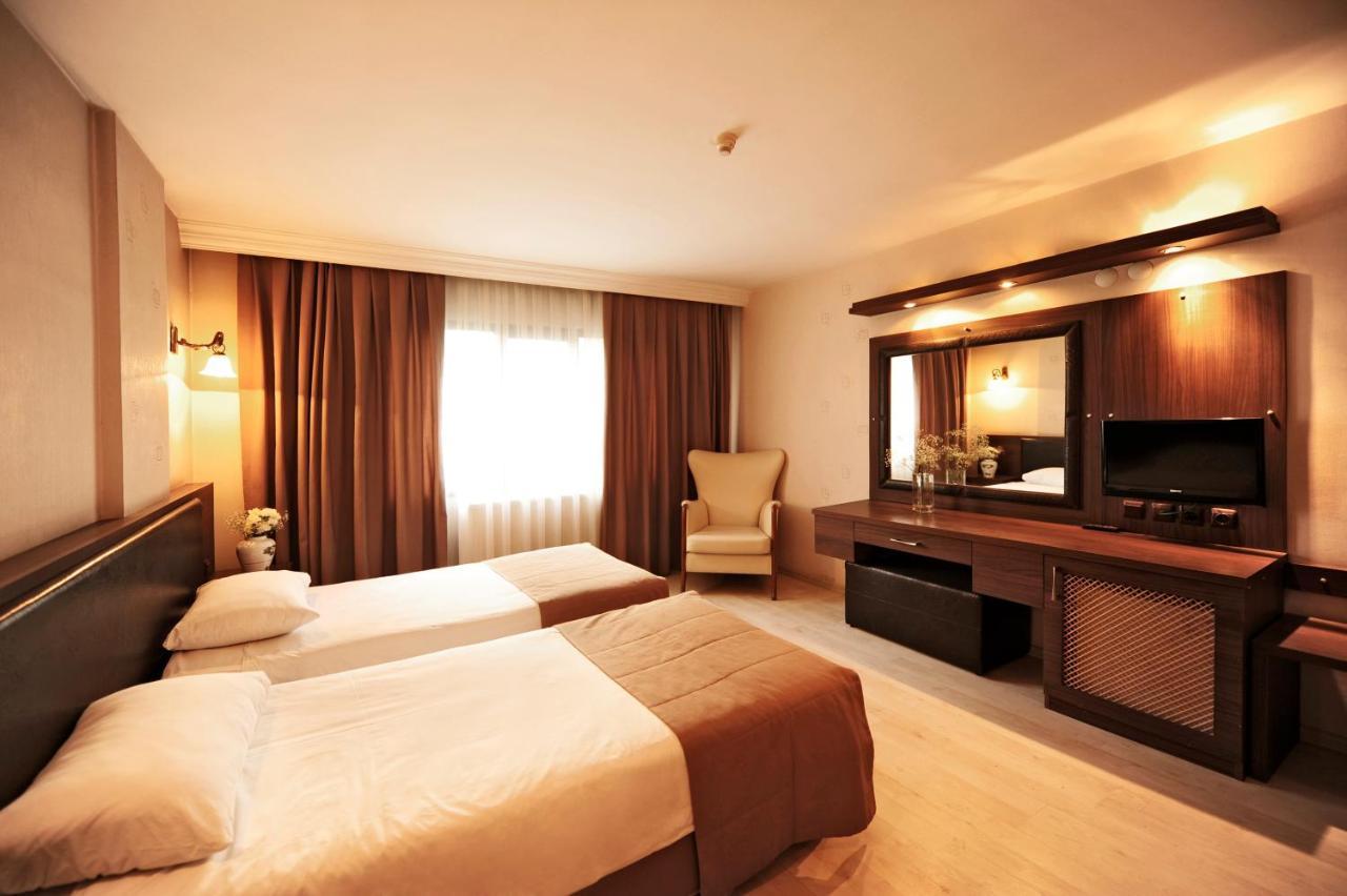 Uestuen Hotel Alsancak Esmirna Exterior foto